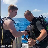 Pre-diving safety check as an analogy for a quality gate